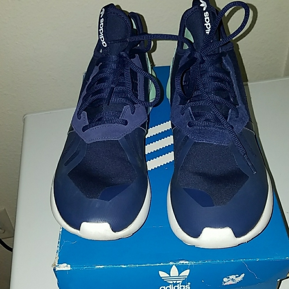 ADIDAS - Picture 2 of 4